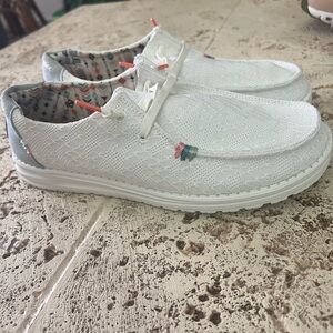 Hey Dude woman’s Shoes size 10